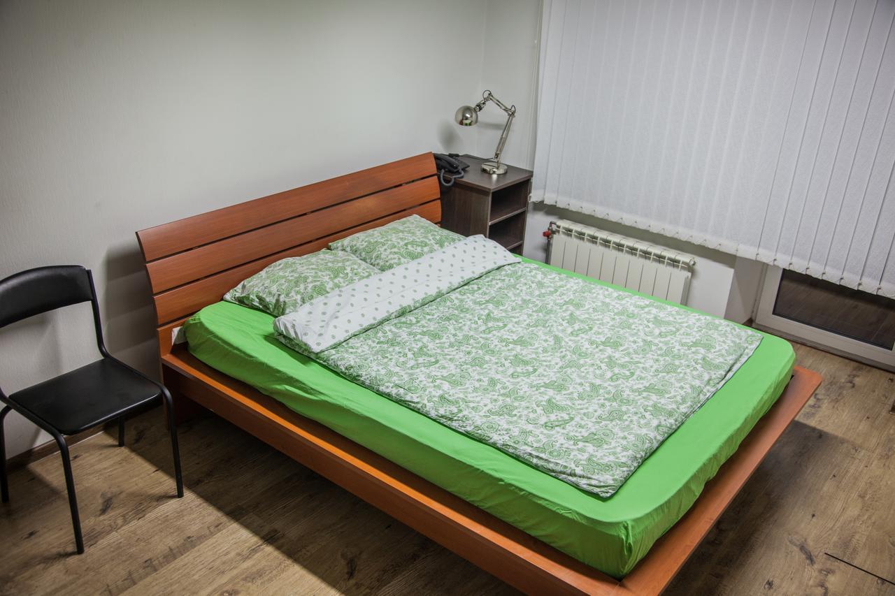 Gde Spat Hostel Ekaterinburg Bagian luar foto