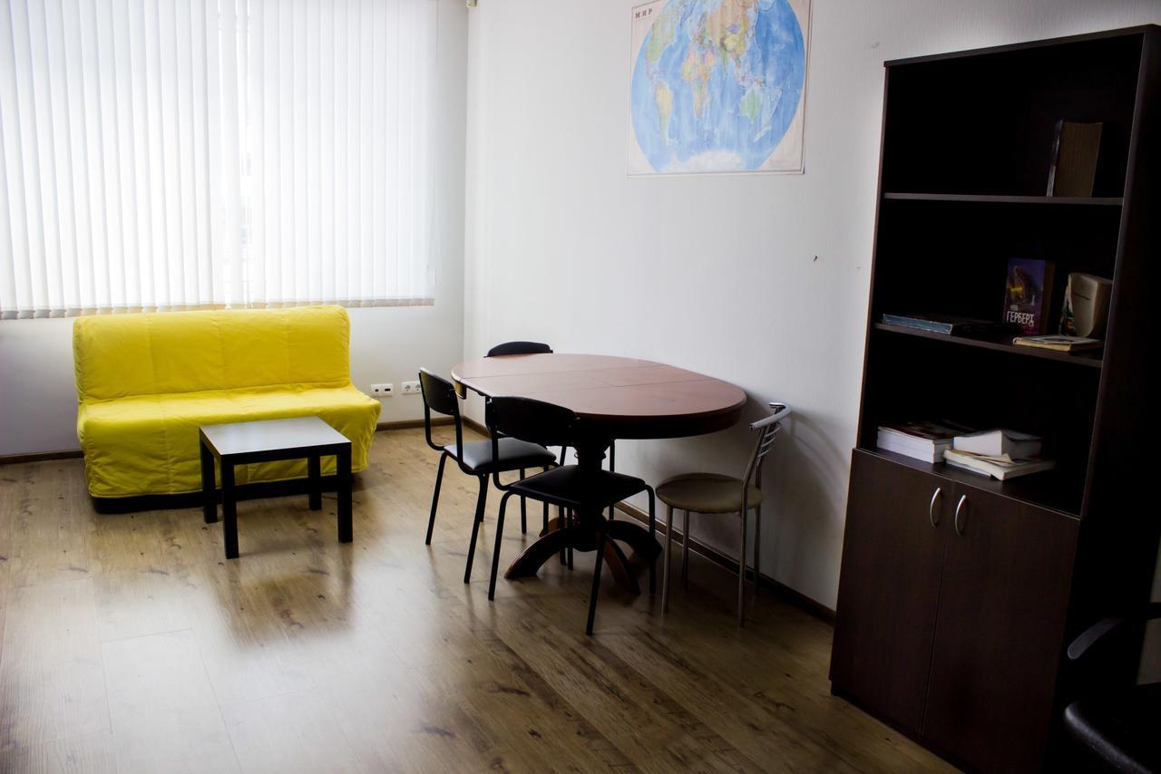 Gde Spat Hostel Ekaterinburg Bagian luar foto